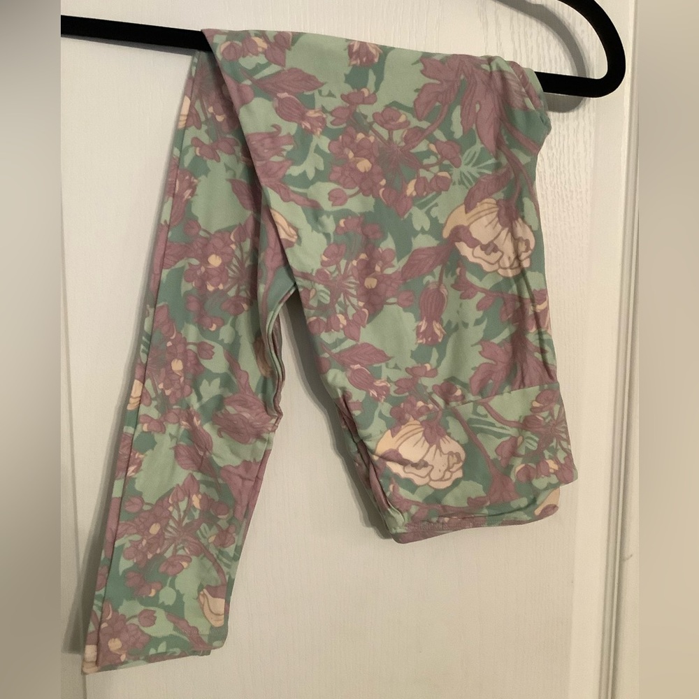 **SALE SEE BELOW** NWOT Lularoe Leggings - Picture 1 of 1